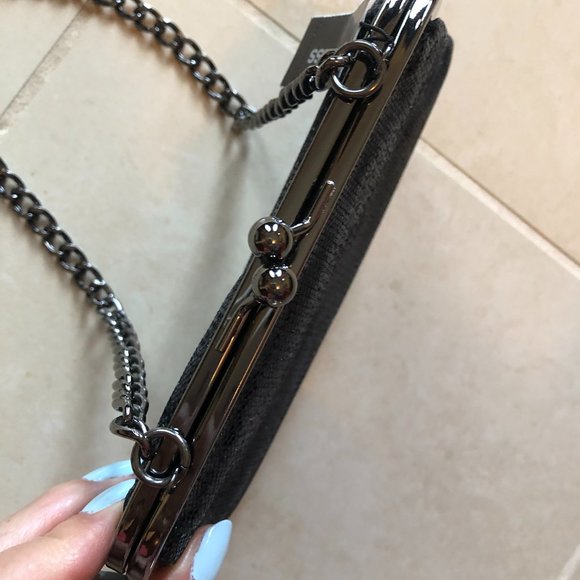 NEW - Express Snap Top Shimmer Black Evening Bag
Glamcore Classic - Picture 8 of 12